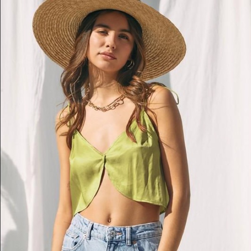 Maya Open Front Crop